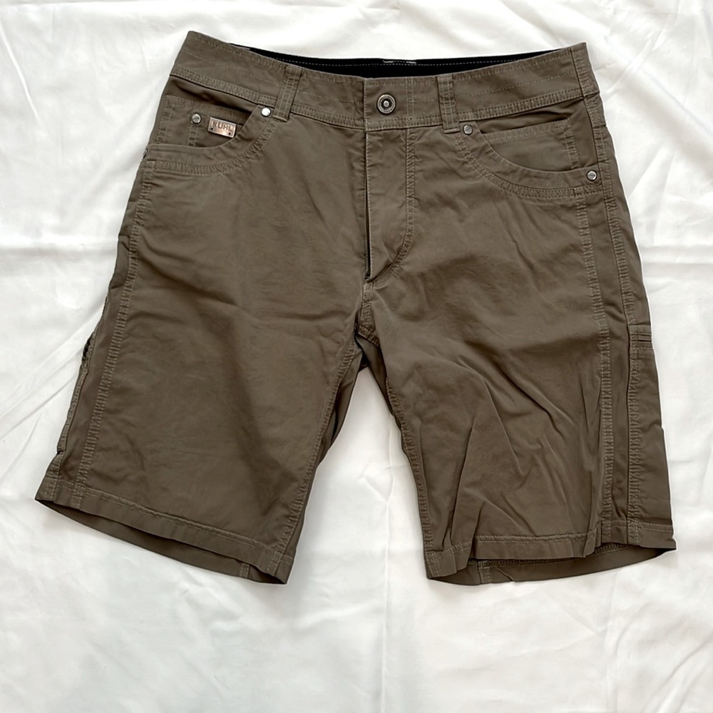 Men’s Kuhl brown shorts. Size 32. Excellent condition.